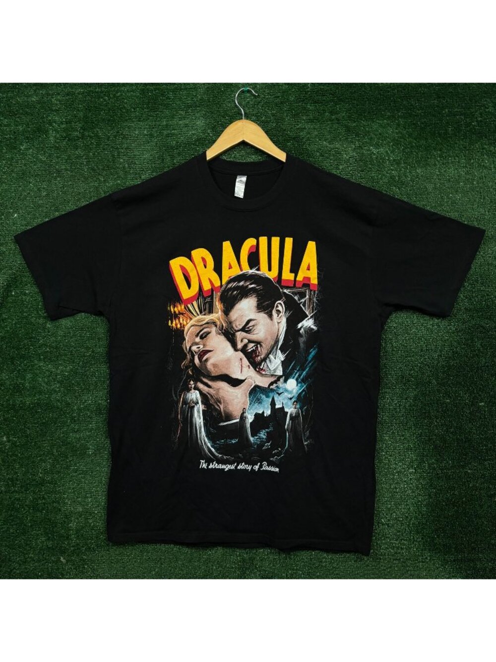 Dracula The Strangest Story of Passion Horror T-Shirt Size Extra Large